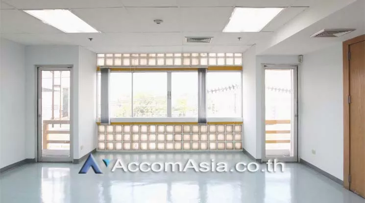 5  Office Space For Rent in Sathorn ,Bangkok BTS Chong Nonsi at River View Place AA15990